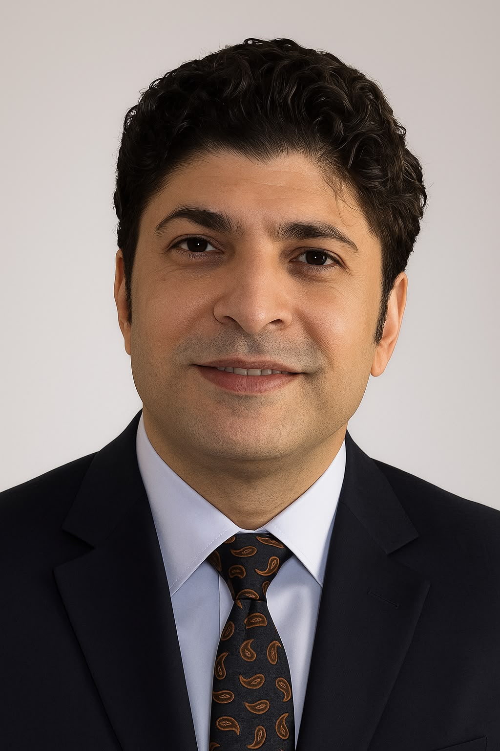 عادل منصور